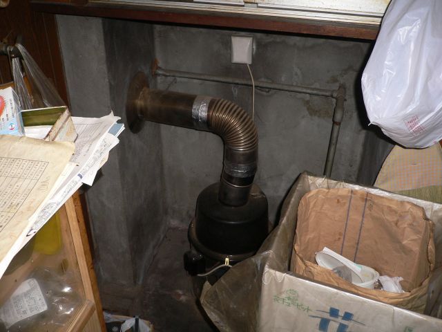 栃木小山　オール電化施工前の給湯器